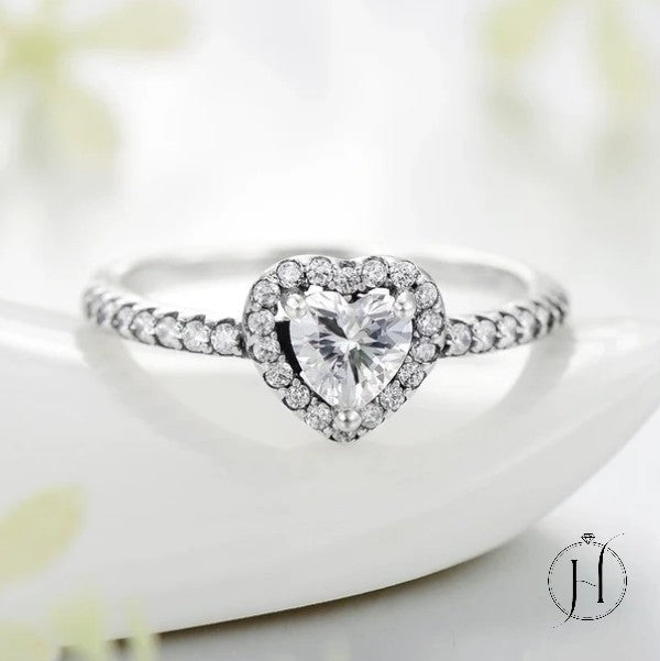 The Glistening Heart Ring